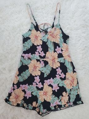 NWT Forever 21 Size M Tropical Floral Romper With Pockets